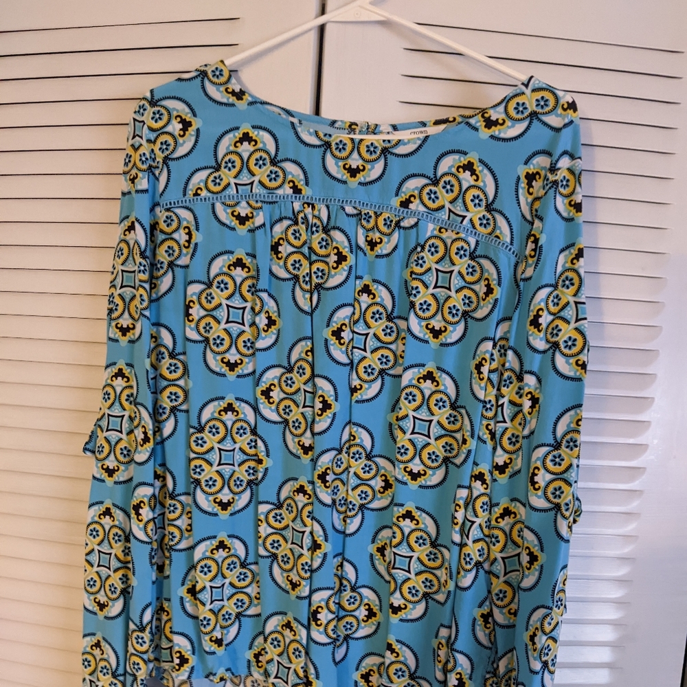 Crown and Ivy blouse